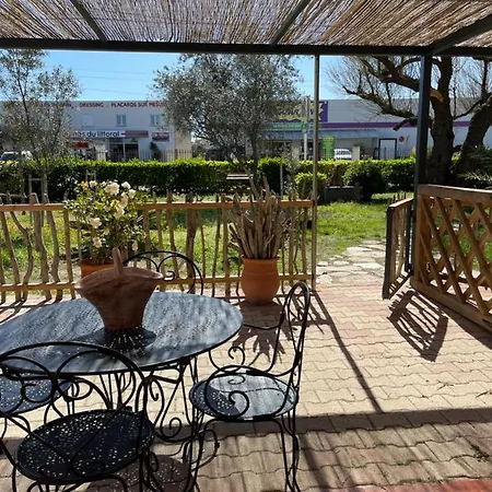 Les Flo Location Apartment Aigues-Mortes Exterior photo